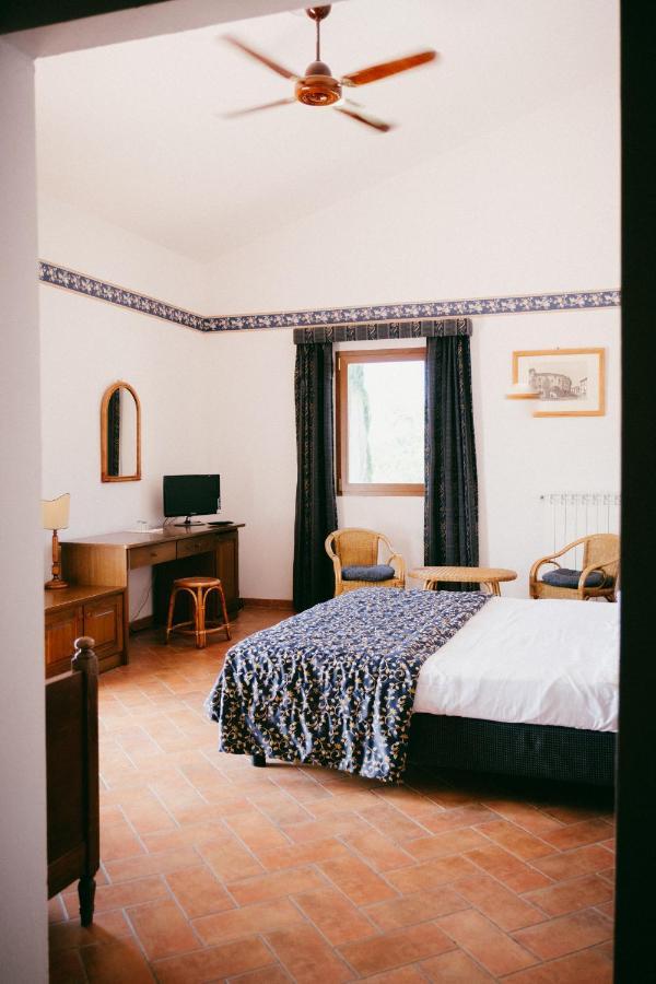 Fattoria Degli Usignoli Guest House San Donato in Fronzano Exterior photo