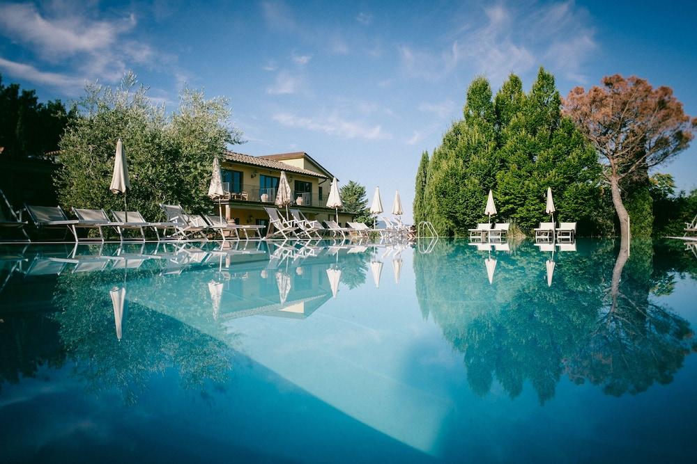 Fattoria Degli Usignoli Guest House San Donato in Fronzano Exterior photo